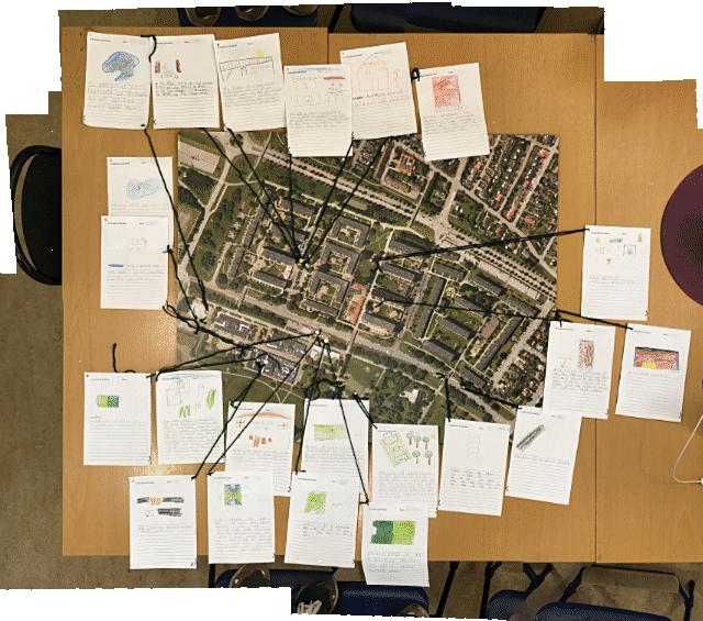 Texter och bilder från sjätteklassare på Kroksbäcksskolan, uppsatt på en karta över området.